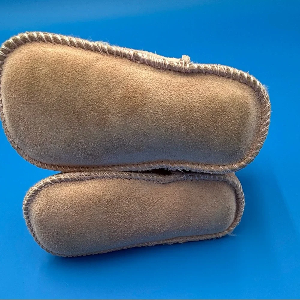 UGG Australia Toddler Size M 4/5 PInk Sheepskin Lined Boots‎ Booties, like new